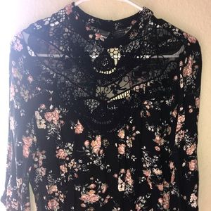 FLORAL LACY TOP